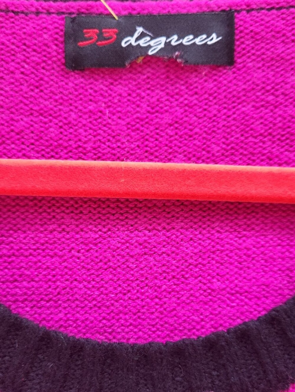 32 Degrees Women's Bright Pink Holiday Crewneck Sweater with Santa & Reindeer XL - Picture 2 of 3